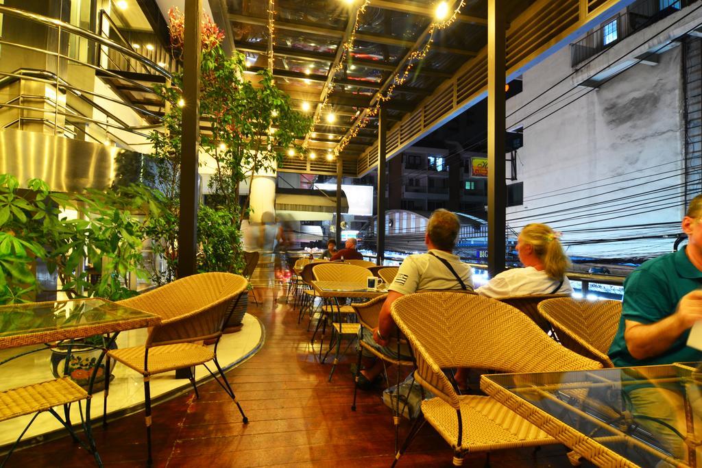 Bubblespacehostel Bangkok Exterior foto
